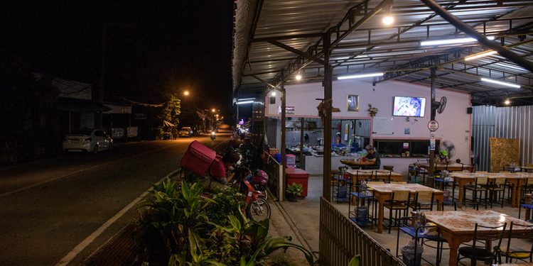 Thai Border Town a Shadow of Its Former Self Due to COVID-19 Lockdown