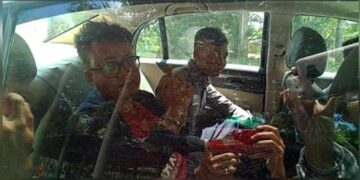 Khu Kyu Peh Kay in a police vehicle after his arrest in Hpruso Township, Kayah State on June 2, 2019. / Progressive Karenni People Force / Facebook.