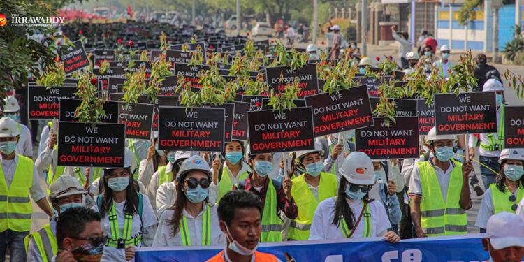 Anti-regime protesters in Mandalay march against the military dictatorship. / The Irrawaddy