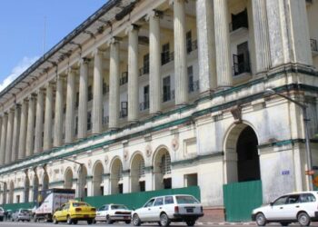 Lawyers Protest Colonial Buildings' Privatization
