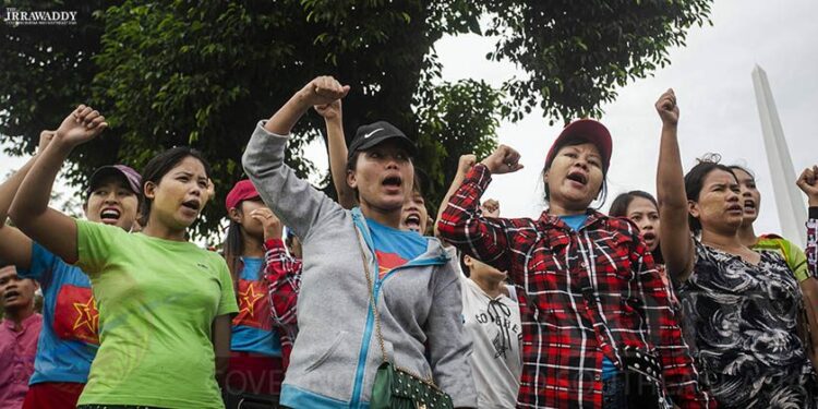 Employees of Myanmar Consumer Enterprise Ltd (Rainbow) stage a strike in Yangon’s Dagon Seikkan Industrial Zone on Sept. 6, 2019. / Aung Kyaw Htet / The Irrawaddy