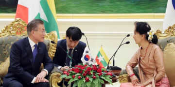South Korean President Moon Jae-in meets with Myanmar StateCounselor Daw Aung San Suu Kyi in Naypyitaw in September 2019. / The Blue House / Facebook