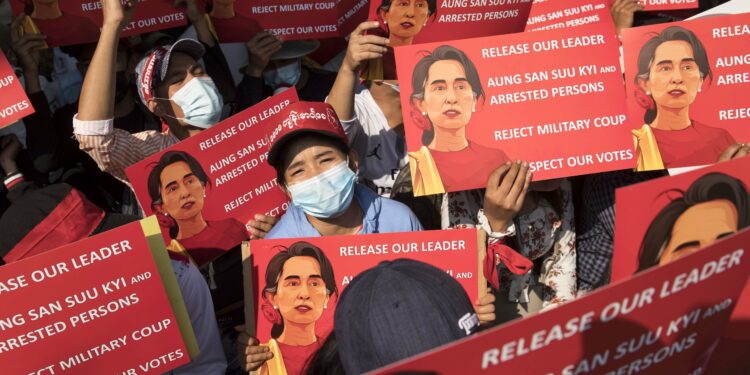 Anti-regime protesters call for Daw Aung San Suu Kyi's release in February in Yangon. / The Irrawaddy