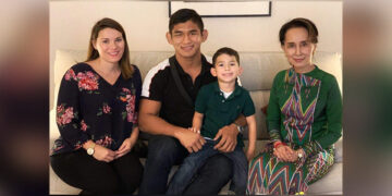 Aung La Nsang and his family meet State Counselor Daw Aung San Suu Kyi in Tokyo on Oct. 21. / Aung La Nsang's Facebook