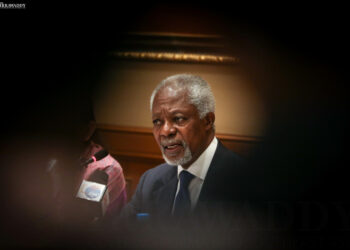 Kofi Annan talks to the media during a press conference on Tuesday about the Arakan State Advisory Commission’s recent trip to Arakan State. / Hein Htet / The Irrawaddy