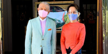 Sasakawa and Daw Aung San Suu Kyi in November, 2020 in Naypyitaw. / Nippon Foundation