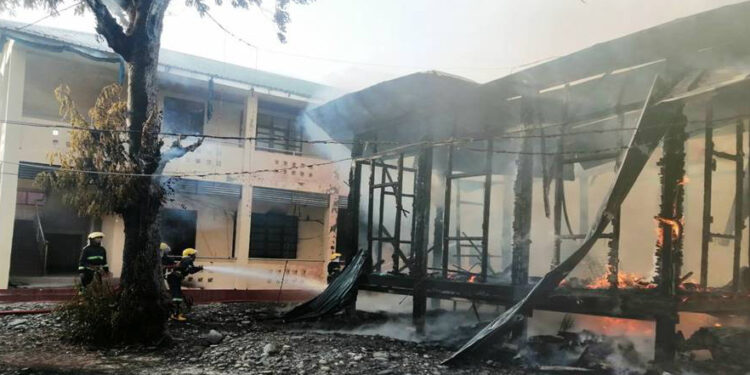 A middle school building in Taungphila ward, Kalaymyo, burned down in the early morning of May 16. / Cincds