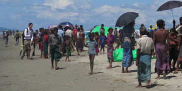 Rohingya refugees on the Rakhine side before crossing to Bangladesh in October 2017. / The Irrawaddy