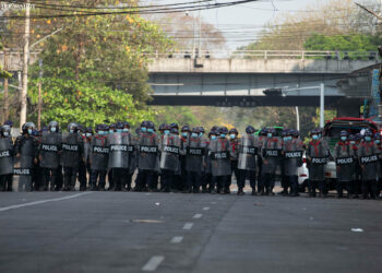 Riot police before their crackdown on anti-regime protesters in Yangon in late February 2021. / The Irrawaddy