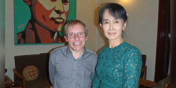 Australian professor Sean Turnell and Daw Aung San Suu Kyi in Yangon in 2012. / Sean Turnell’s Facebook