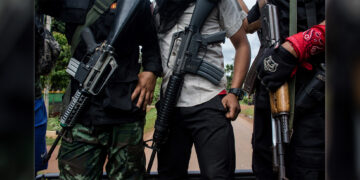 Local PDF members at a checkpoint in southern Myanmar in October 2021. / AFP