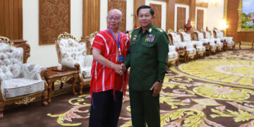 Myanmar Army Chief Senior General Min Aung Hlaing meets Karen National Union Chairman Saw Mutu Sae Poe on Oct. 29, 2019 at the military compound in Naypyitaw. / Thoolei News / Facebook