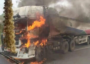 A tanker truck on fire on the Kutkai-Hseni road. / CJ