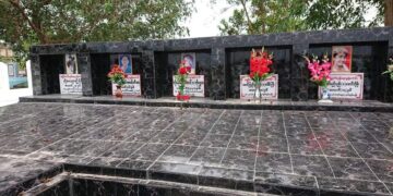 The mausoleum for 14 slain anti-regime protesters is seen before it was dismantled in Bago.