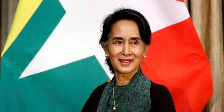 State Counselor Aung San Suu Kyi attends a meeting with Burmese citizens residing in Japan. / Issei Kato / Reuters