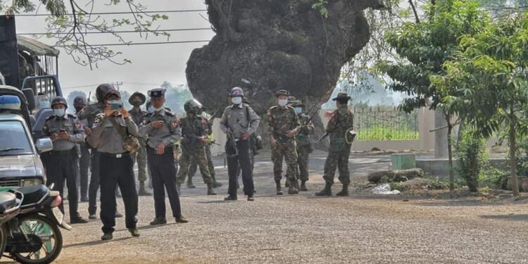 Security forces are seen in Pwint Phyu Township on Friday. / Pwint Phyu Hit Tai / Facebook