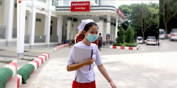 A nurse at North Okkalapa Hospital in Yangon. / The Irrawaddy