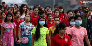 Factory workers from Hlaing Tharyar during rush hour on April 3. / Myo Min Soe / The Irrawaddy