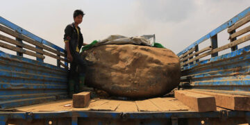 The 8.7-ton jade boulder. / Zaw Myo Htet