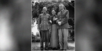From left to right, Chiang Kai-Shek, his wife Soong Mei-ling and General Joseph Stilwell in Pyin Oo Lwin.