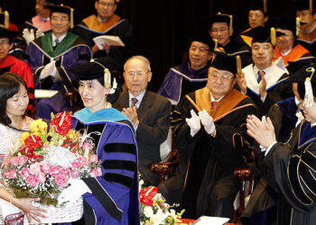  Then Myanmar opposition leader Daw Aung San Suu Kyi receives an honorary doctorate at Seoul National University in Seoul on Feb. 1, 2013. / REUTERS
