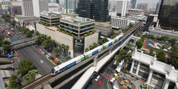 A shopping district in Bangkok / Reuters
