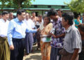 Implementation Committee for Recommendations on Rakhine State chief U Win Myat Aye delivered relief to displaced persons in Maungdaw, Rakhine State on Aug. 28. / Win Myat Aye / Facebook
