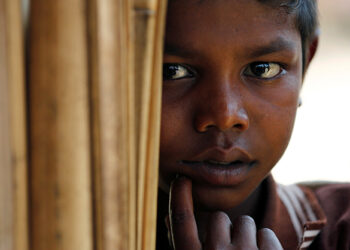 A Rohingya refugee looks on at Balukhali Makeshift Refugee Camp in Cox’s Bazar, Bangladesh. / Mohammad Ponir Hossain / Reuters