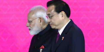 Indian Prime Minister Narendra Modi and Chinese Premier Li Keqiang attend the 3rd Regional Comprehensive Economic Partnership summit in Bangkok, Thailand, on Nov. 4, 2019. / Reuters
