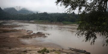 The Salween River on the border with Thailand in Karen State. / Reuters