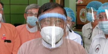 Dr. Zaw Myint Maung at a ceremony to honor health workers working at fever clinics in Mandalay on Jan. 21, 2021. / Zaw Zaw / The Irrawaddy