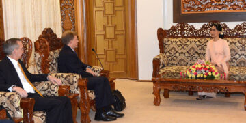 US Ambassador Scot Marciel (far left) and Deputy Assistant Secretary of State for Southeast Asia Patrick Murphy (left) have a meeting with Daw Aung San Suu Kyi on Sept. 19 in Naypyitaw. / State Counselor Office / Facebook