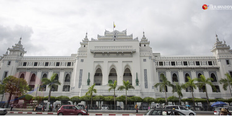 Yangon City Hall / The Irrawaddy