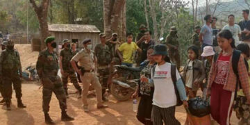 Myanmar nationals fleeing from Tamu were turned back by Manipur authorities. / Imphal Free Press