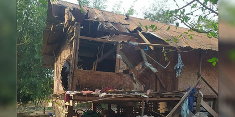A house damaged by artillery strike in Momauk on April 12. / CJ
