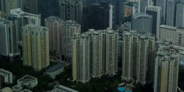 Residential and commercial buildings are located in downtown Guangzhou, China, Oct. 7, 2017. / Reuters