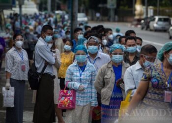 Voting during the Nov. 8 general election. / Hein Htet / The Irrawaddy