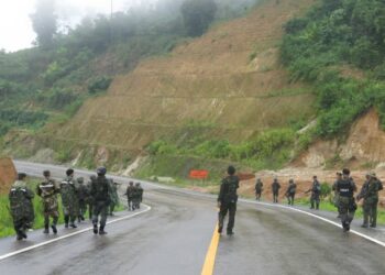 Border Guard Force groups monitor a section of the Asian Highway in July 2015. / Kyaw Kha / The Irrawaddy) / The Irrawaddy