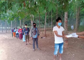 A group of eight migrants arrive in Guu Bar Village in the Three Pagodas Pass area on April 22, 2020. / Aung Soe / Facebook