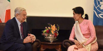 Myanmar State Counselor Daw Aung San Suu Kyi holds talks with George Soros, founder and chairman of the Open Society Foundation, in New York in September 2016. / Ministry of Information
