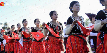 Kachin women at the Manaw Festival. / The Irrawaddy