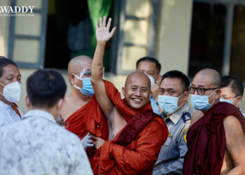 U Wirathu turns himself in at the Western District Police Chief’s Office in Dagon Township on Monday. / Myo Min Soe / The Irrawaddy