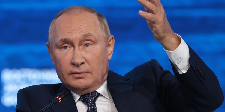 Putin Says ‘Impossible’ to Isolate Russia