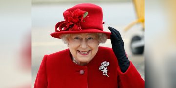 Elizabeth II: Trouble