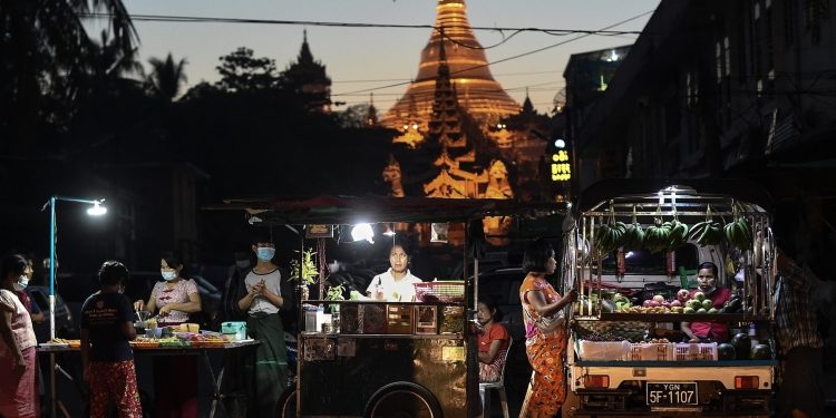 Foreign Investment in Myanmar Plunges 60% on-Year in First Quarter