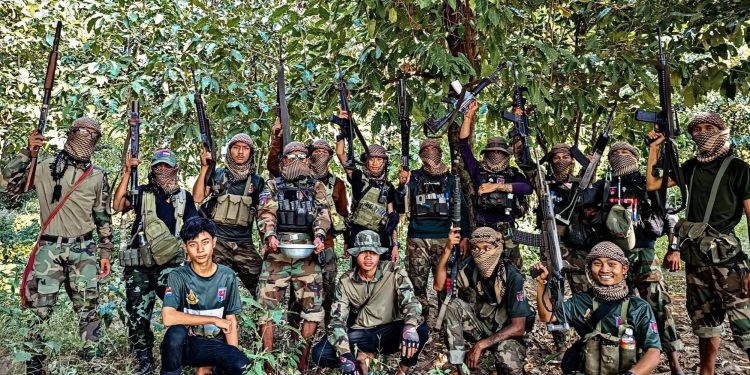 Resistance Fighters Capture Myanmar Junta Border Bases in Karen State