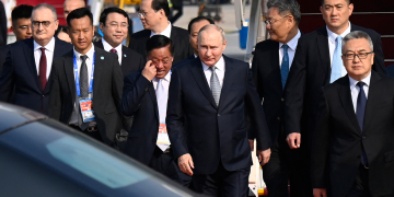 Putin in China to Meet ‘Dear Friend’ Xi