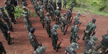 Karenni Armed Group, Myanmar Junta Forces in Daily Clashes in Eastern Kayah 