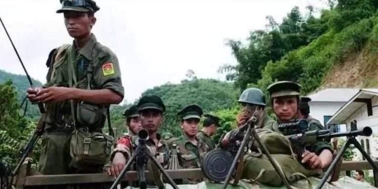 Kachin Independence Army troops take up a position.