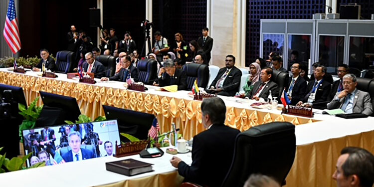 Australia FM Calls on Myanmar Junta to ‘Take Different Path’